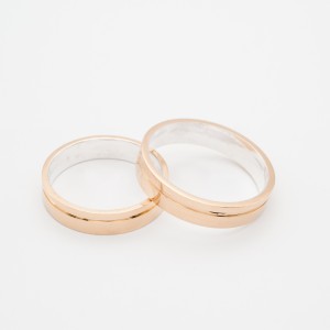 ALIANÇA MOEDA QUADRADA 4.M.M 1 CORTE NA LATERAL RETA POR DENTRO