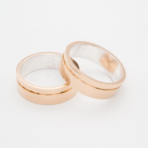 ALIANÇA MOEDA QUADRADA 6.M.M 1 CORTE NA LATERAL RETA POR DENTRO