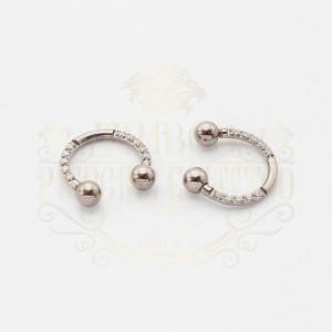 PIERCING FERRADURA CRAVEJADA TITÂNIIO