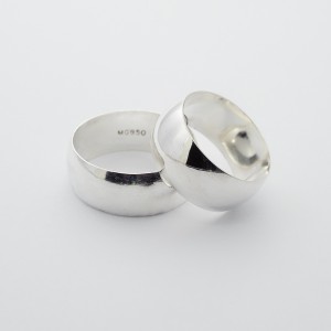 ALIANÇA PRATA REDONDA LISA 8M.M. RETA POR DENTRO