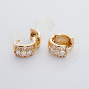 BRINCO ARGOLA BANHADO TRÊS PEDRAS CENTRAL E SEIS PEDRAS EM CADA LATERALbrinc